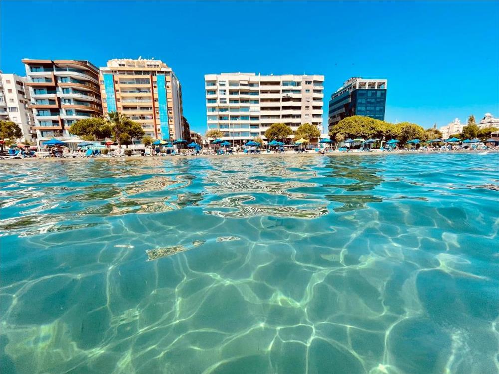 Eden Beach Apt