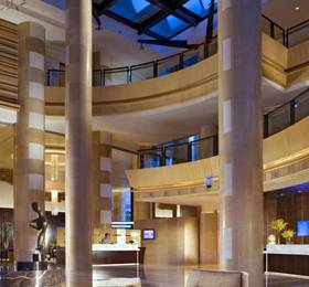 Sheraton Grand Shanghai Pudong Hotel & Residences в Шанхае