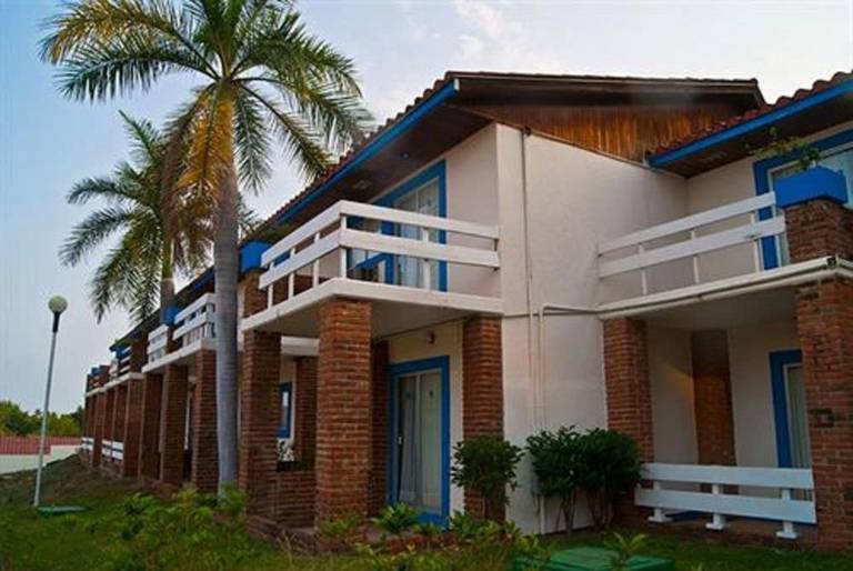 Qualton Club Ixtapa