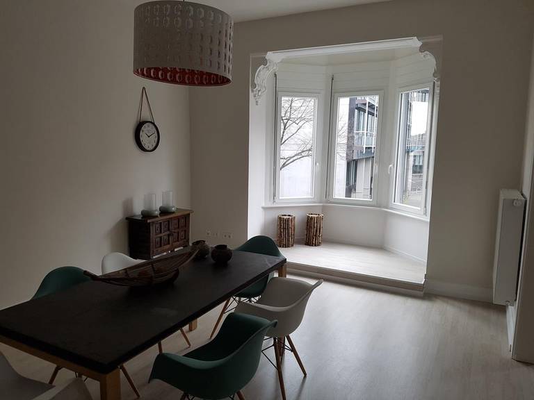 Airport Apartment