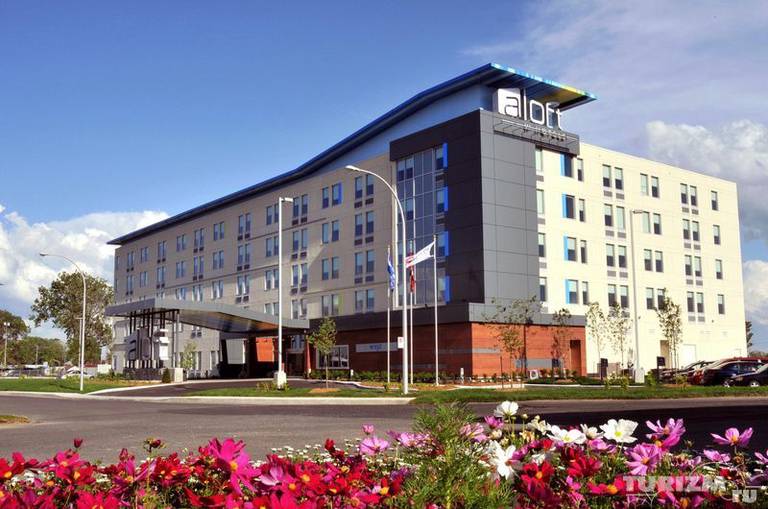 aloft Montreal Airport