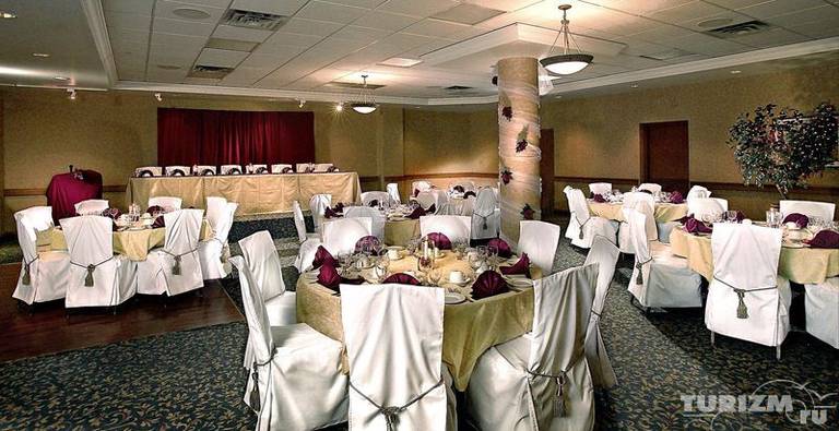 Four Points by Sheraton Calgary West