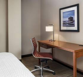 Туры в Four Points by Sheraton Kingston в Канаде
