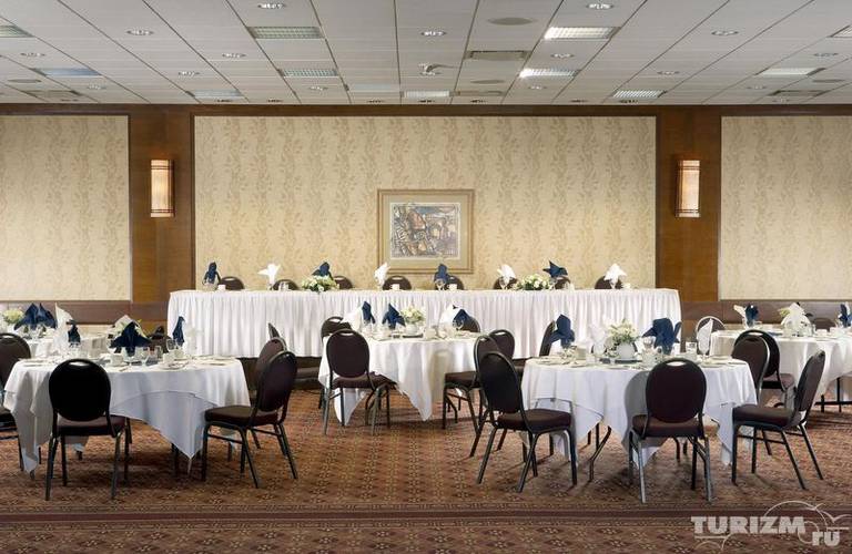 Four Points by Sheraton Toronto Airport