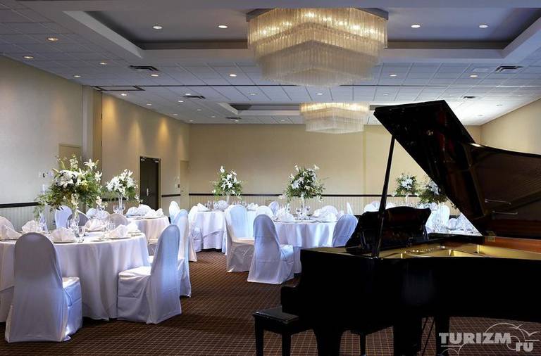 Sheraton Vancouver Guildford Hotel
