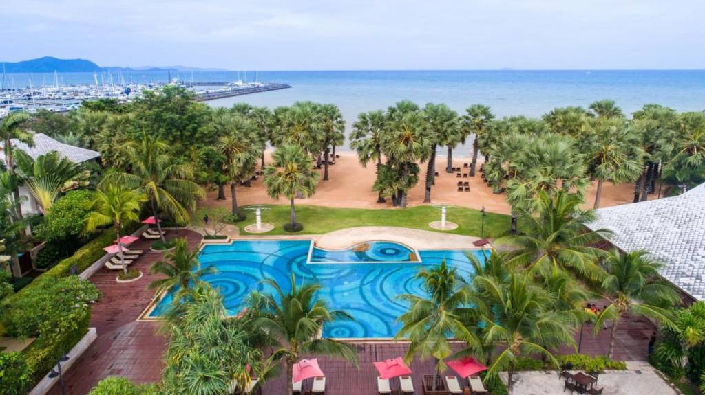 Ravindra Beach Resort & Spa 4*