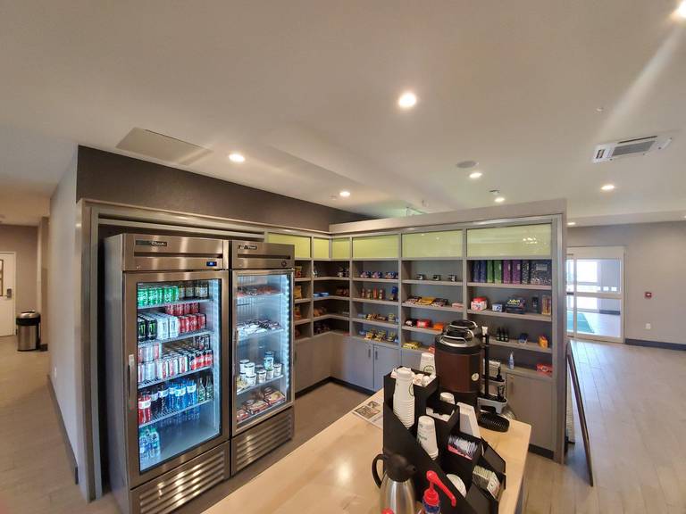 Holiday Inn Hotel & Suites