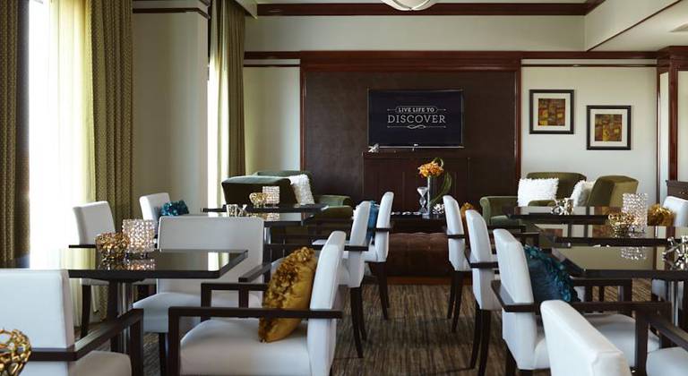 Renaissance Atlanta Airport Concourse Hotel