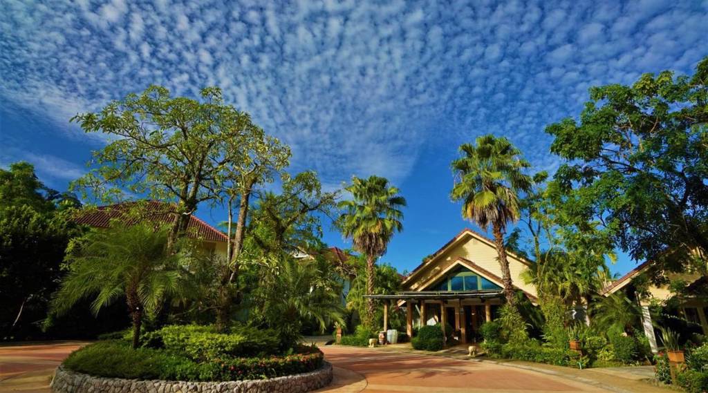 Baan Khaolak Beach Resort 3*
