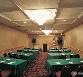 Four Points by Sheraton Chicago Midway Airport в Чикаго