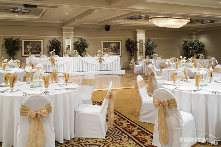 Four Points by Sheraton Fresno