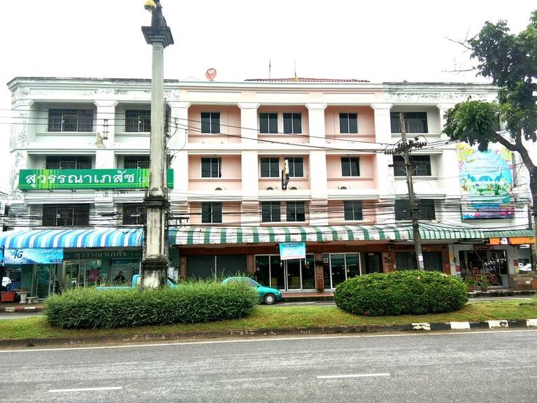 Thepparat Lodge