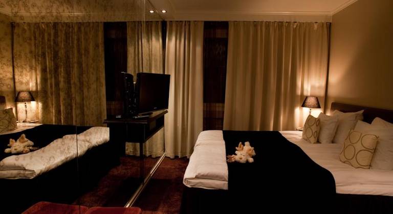 City Hotel