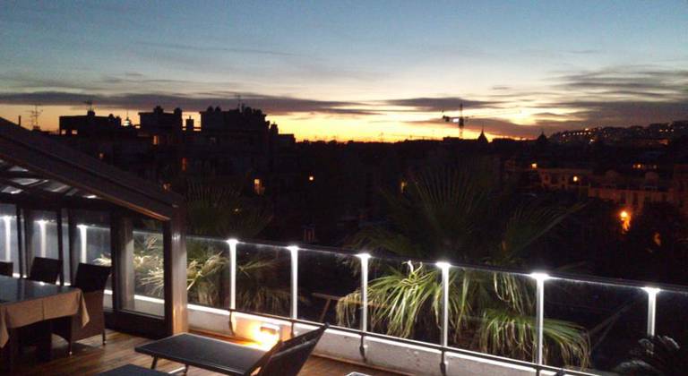 Goldstar Resort And Suites