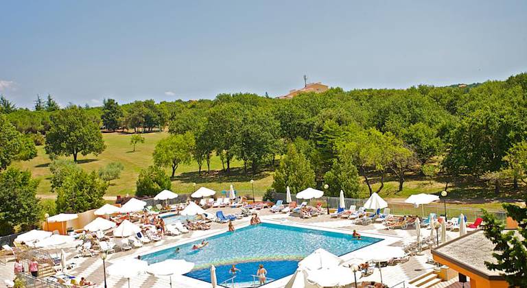 Holiday Hotel
