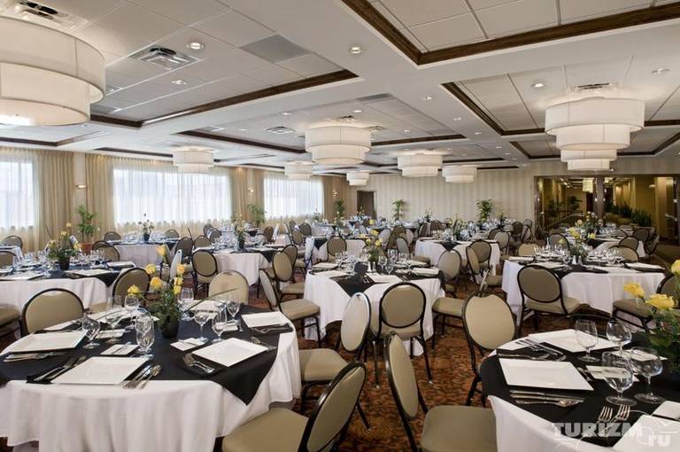 Sheraton Louisville Riverside Hotel