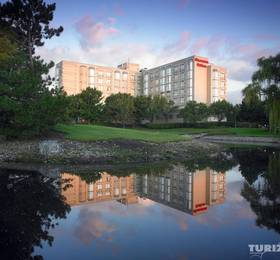Sheraton Suites Chicago Elk Grove в Чикаго