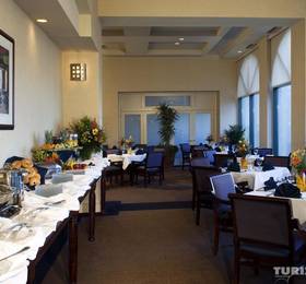 Sheraton Suites Columbus в Колумбусе
