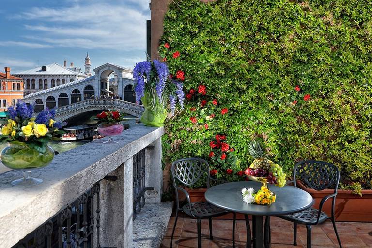 Rialto Hotel
