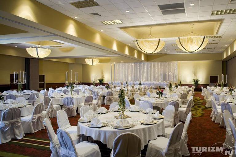 Sheraton West Des Moines Hotel