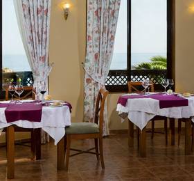 Falesia Mar Aparthotel в Алгарве