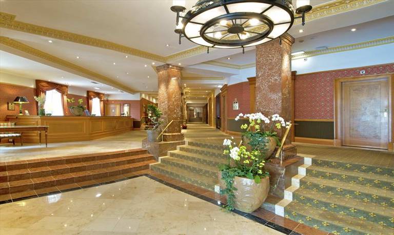 Crown Plaza The Pitter