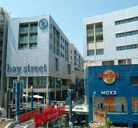 Bay Street Hotel Complex в Сент-Джулиансе