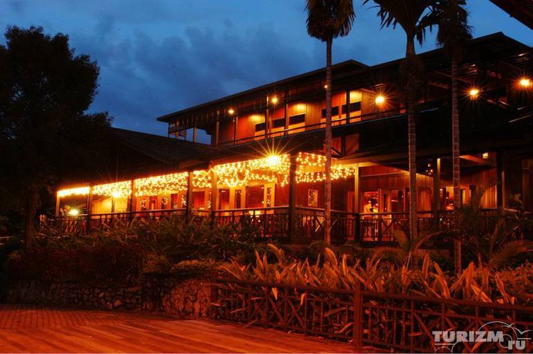 Hilton Batang Ai Longhouse Resort