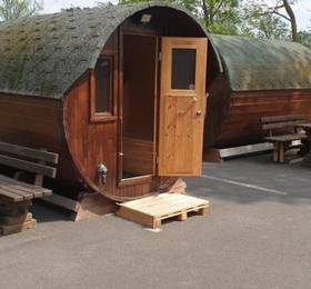 Mini Hotel Ubernachten Im Gurkenfass в Люббенау