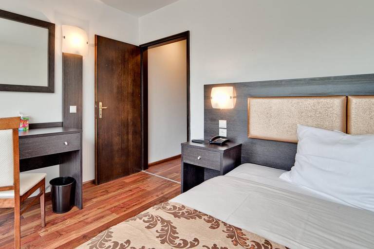 BASE1 Hotel Grenzblick