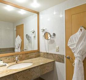 Hilton Paris Charles De Gaulle Airport в Париже