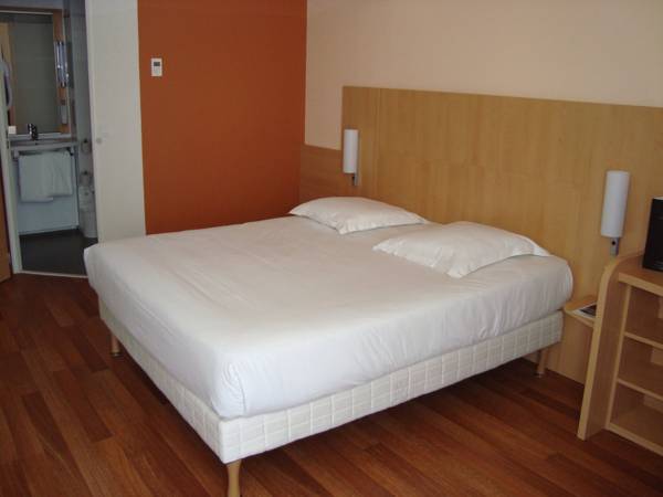 Ibis Opera