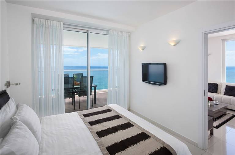 Island Suites Netanya
