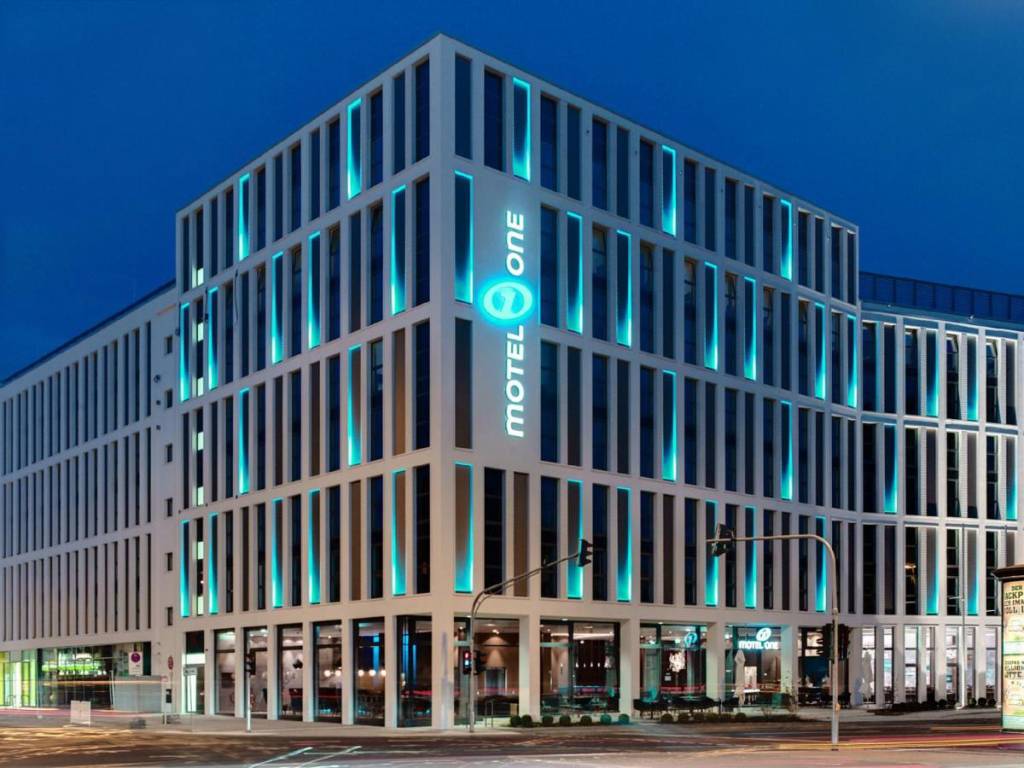 Motel One Koln-Waidmarkt 3*