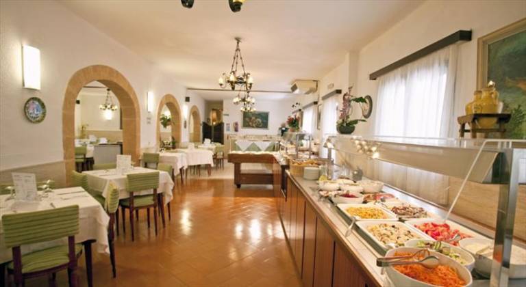 Romantic Hotel