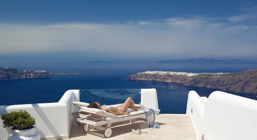 Above Blue Suites 4*