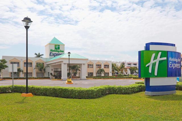 Holiday Inn Express Cancun Zona Hotelera 3*