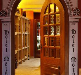 Alp & Wellness Hotel Mota в Ливиньо