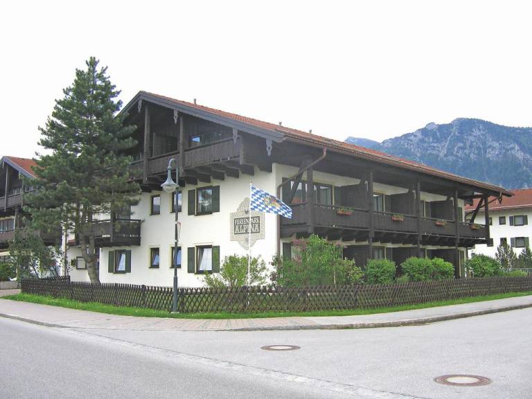 Alpina 10