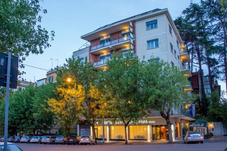 Santa Costanza Hotel