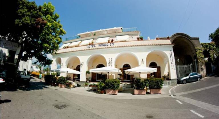 Bonadies Hotel