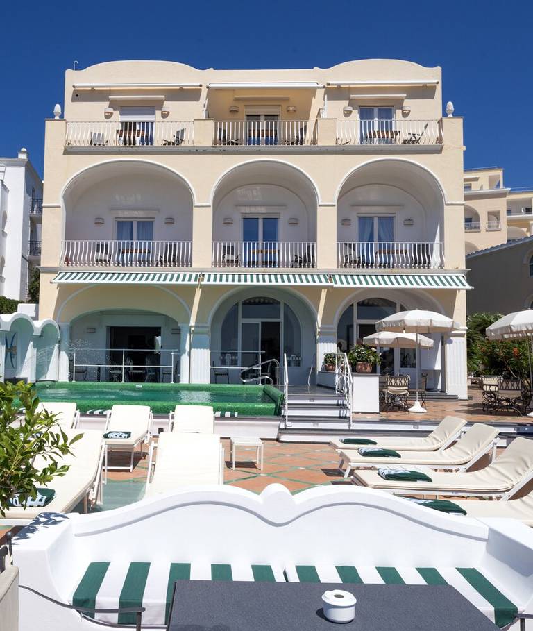 Flora Hotel