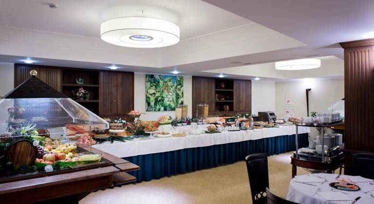Artemis Hotel