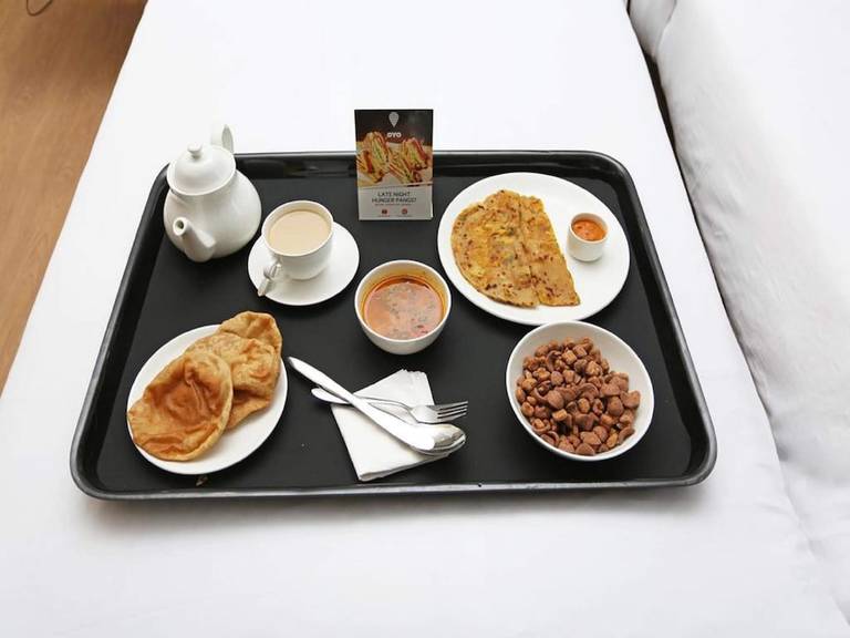 Hotel Grand Peepal, New Delhi
