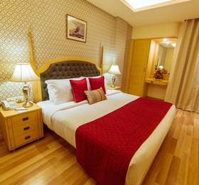 Clark International Hotel в Нью-Дели