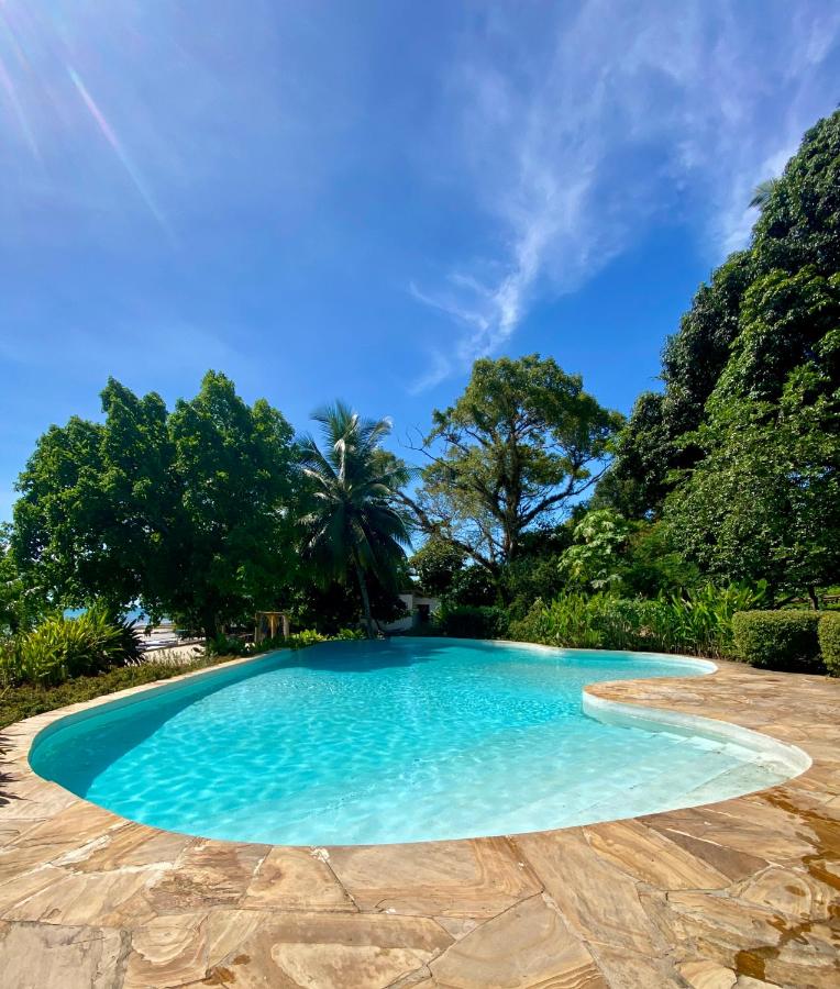 Mangrove Lodge