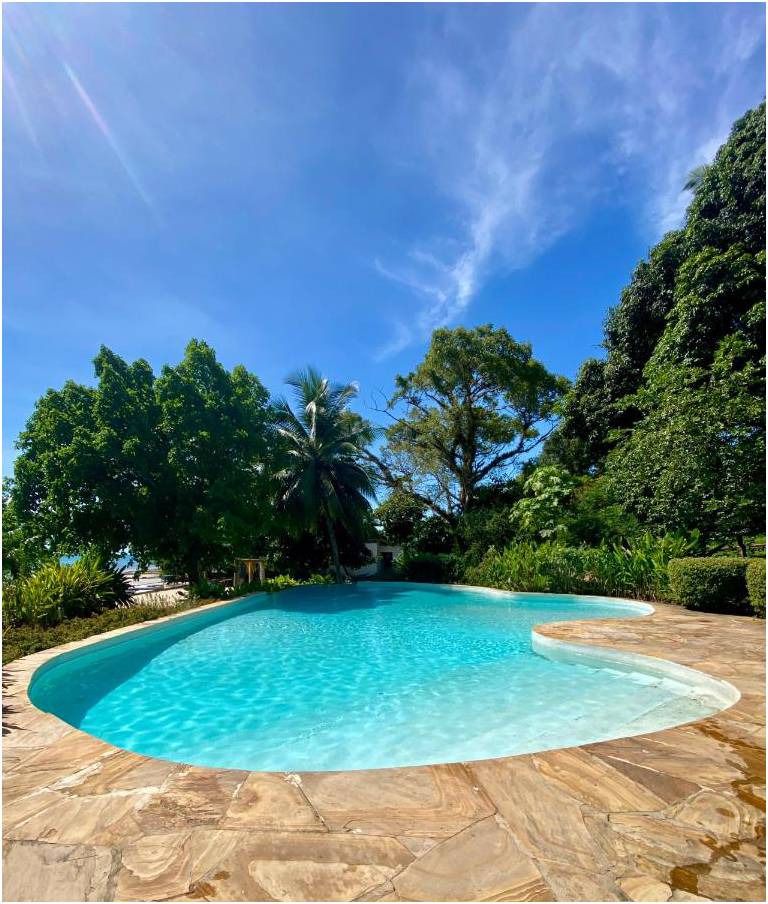 Mangrove Lodge