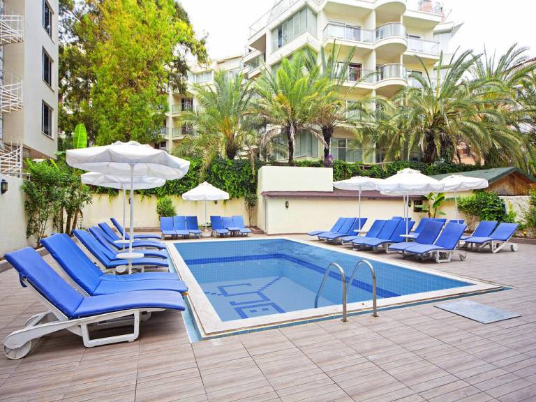 Sol Beach Hotel