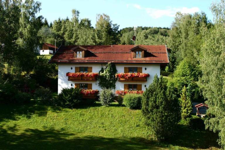 Ferienwohnungen Haus Wildschutz