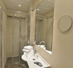 Renoir Hotel в Париже